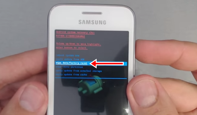 Чтобы перезагрузить смартфон Samsung A5, можно воспользоваться встроенными в него средствами, а также приложениями от сторонних разработчиков