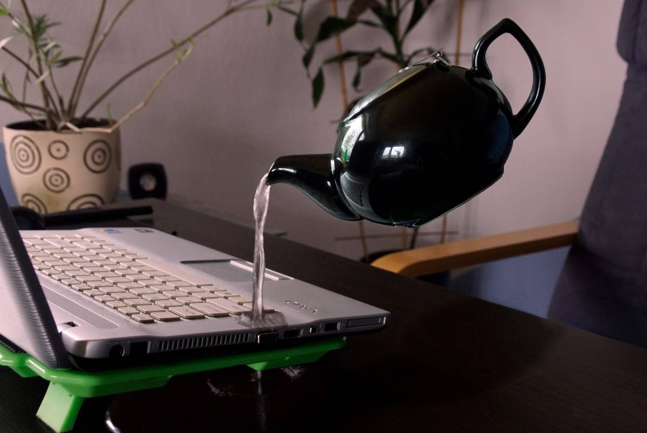 Что делать, если залил macbook прямо сейчас. 100% рабочая инструкция