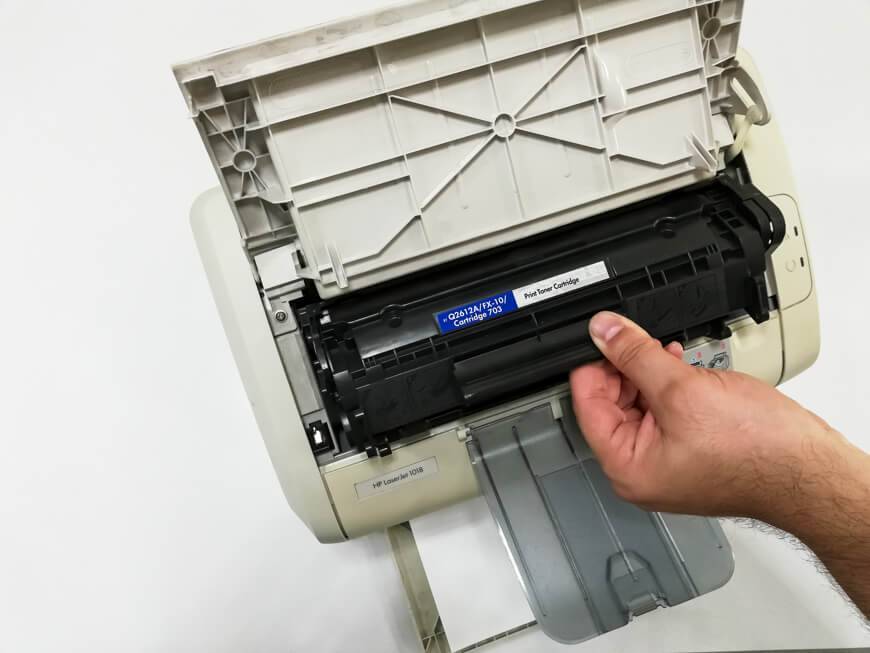 Как вставить цветной картридж в принтер hp